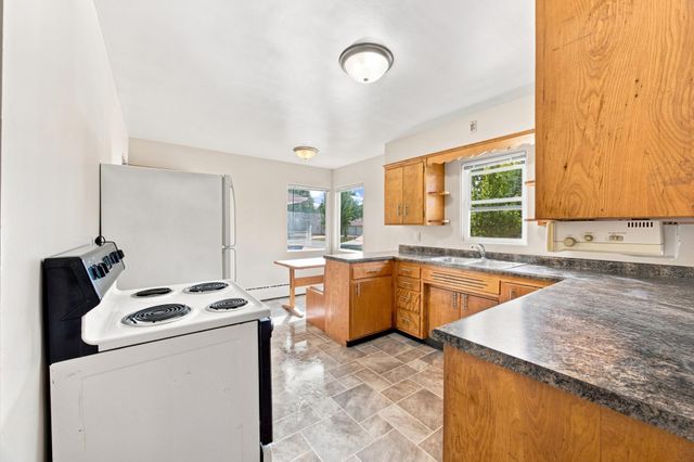 1520 3rd Street S, Moorhead, MN 56560
