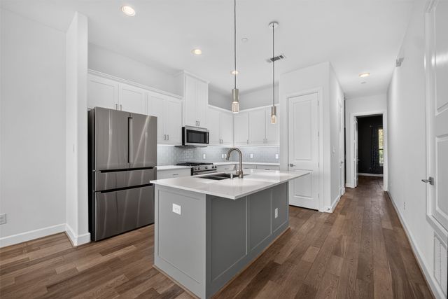 5015 Meridian Lane 2102, Addison, TX 75001