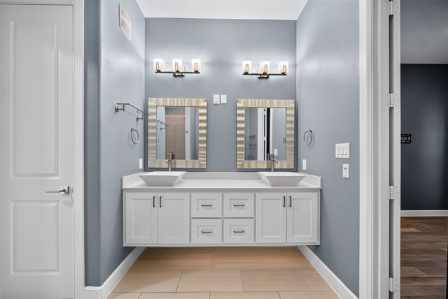 5015 Meridian Lane 2102, Addison, TX 75001