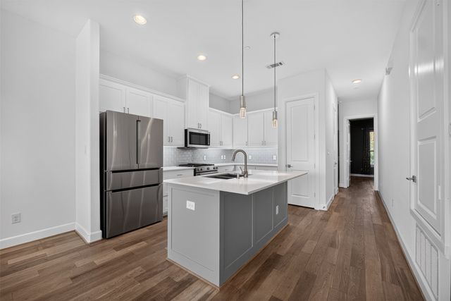 5015 Meridian Lane 2102, Addison, TX 75001