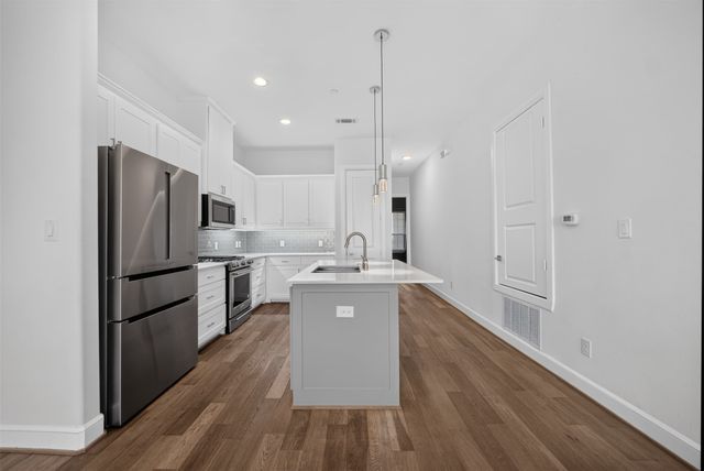 5015 Meridian Lane 2102, Addison, TX 75001