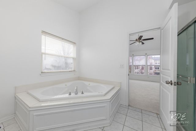 1110 OAKHILL Drive, Aurora, IL 60502