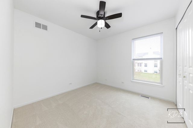 1110 OAKHILL Drive, Aurora, IL 60502