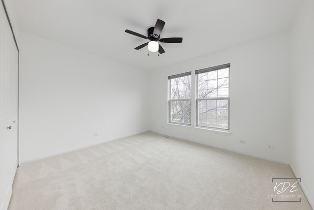 1110 OAKHILL Drive, Aurora, IL 60502