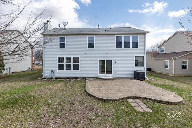 1110 OAKHILL Drive, Aurora, IL 60502