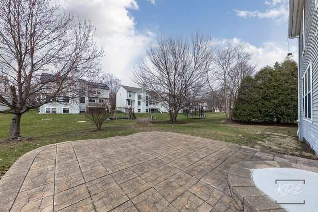 1110 OAKHILL Drive, Aurora, IL 60502