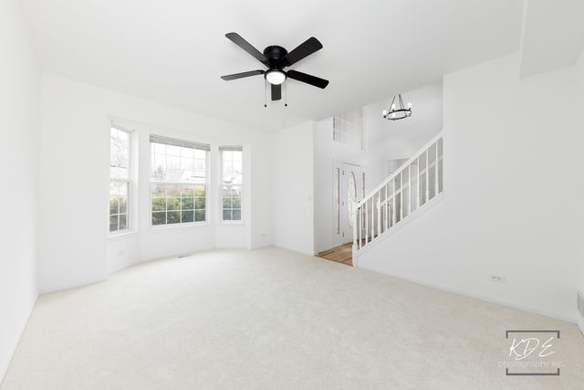 1110 OAKHILL Drive, Aurora, IL 60502