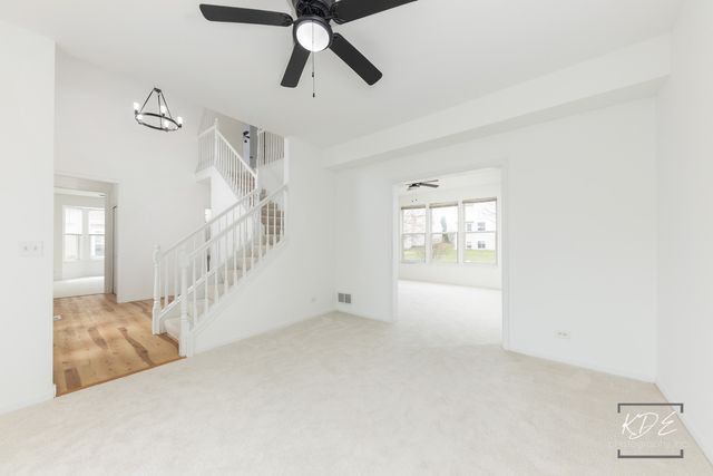 1110 OAKHILL Drive, Aurora, IL 60502