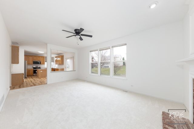 1110 OAKHILL Drive, Aurora, IL 60502