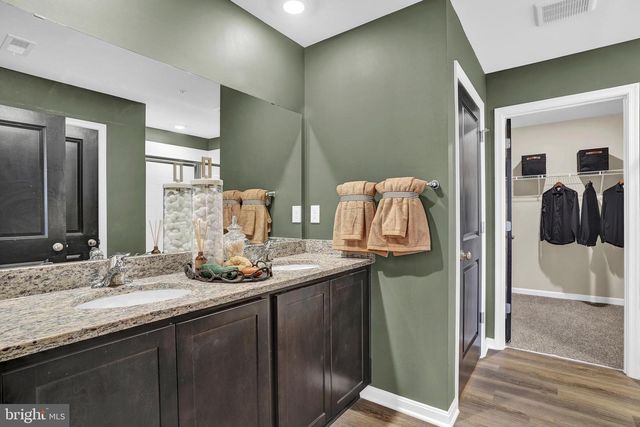 301 ECLIPSE ST, Charles Town, WV 25414