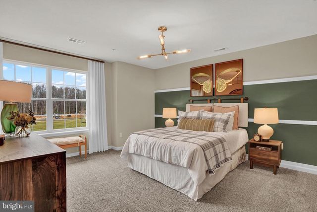 301 ECLIPSE ST, Charles Town, WV 25414