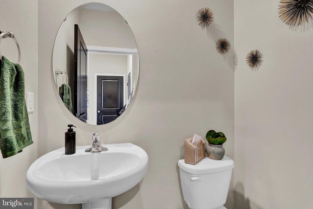 301 ECLIPSE ST, Charles Town, WV 25414