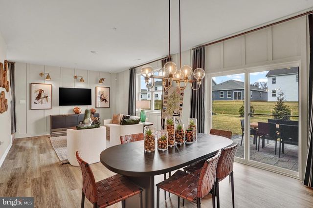 301 ECLIPSE ST, Charles Town, WV 25414