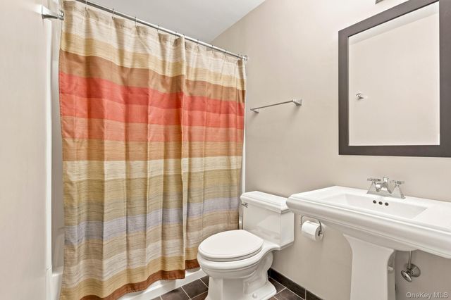 65 McKinley Avenue C2-5, White Plains, NY 10606