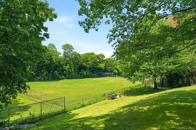 65 McKinley Avenue C2-5, White Plains, NY 10606