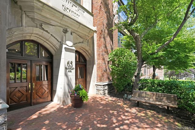 65 McKinley Avenue C2-5, White Plains, NY 10606