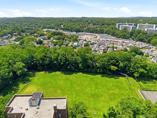 65 McKinley Avenue C2-5, White Plains, NY 10606