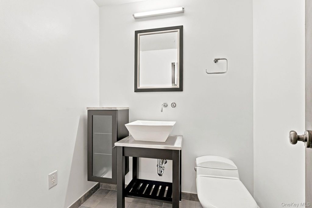 65 McKinley Avenue C2-5, White Plains, NY 10606 — photo 4