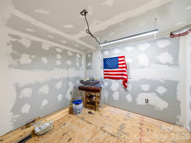329 Kenmure Drive, Flat Rock, NC 28731