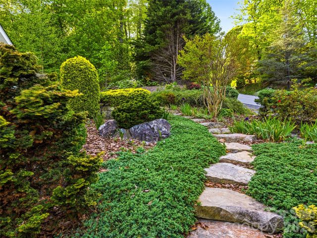 329 Kenmure Drive, Flat Rock, NC 28731