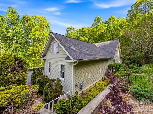 329 Kenmure Drive, Flat Rock, NC 28731