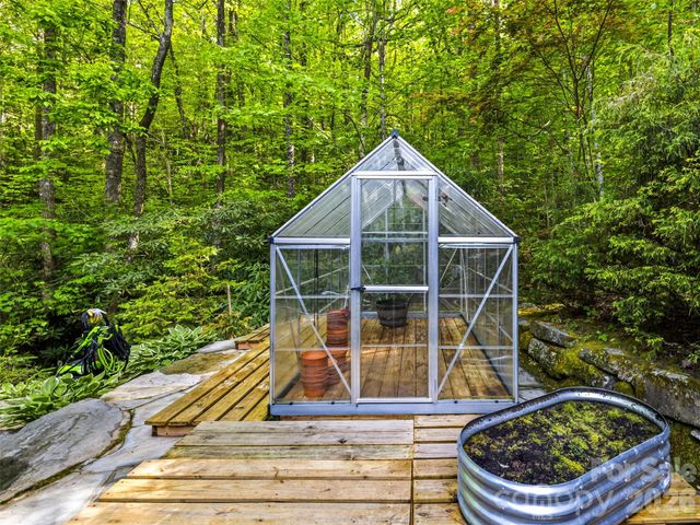 329 Kenmure Drive, Flat Rock, NC 28731