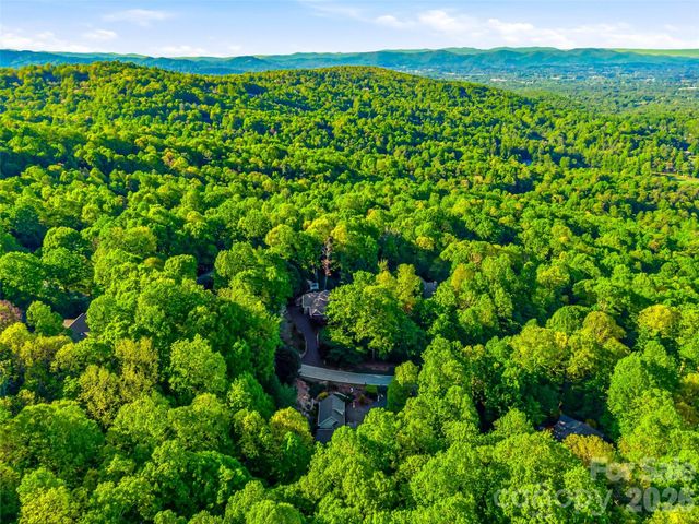 329 Kenmure Drive, Flat Rock, NC 28731