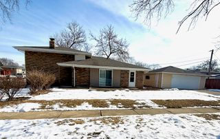 4351 Scott Street, Oak Forest, IL 60452