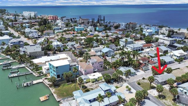 130 90TH AVENUE, Treasure Island, FL 33706