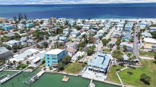 130 90TH AVENUE, Treasure Island, FL 33706