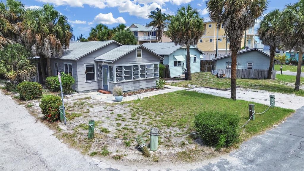 130 90TH AVENUE, Treasure Island, FL 33706