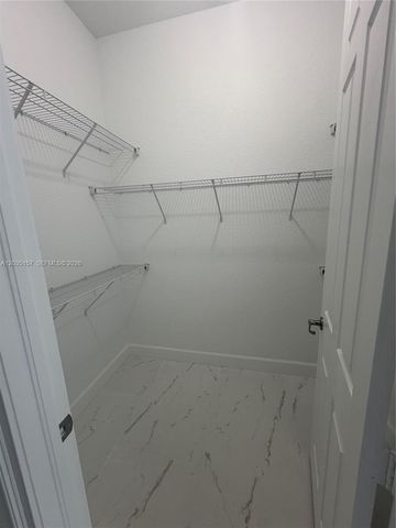 8711 NW 41st St, Cooper City, FL 33024