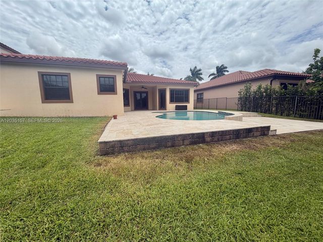 8711 NW 41st St, Cooper City, FL 33024
