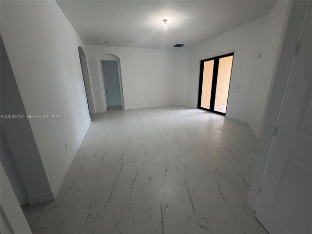 8711 NW 41st St, Cooper City, FL 33024