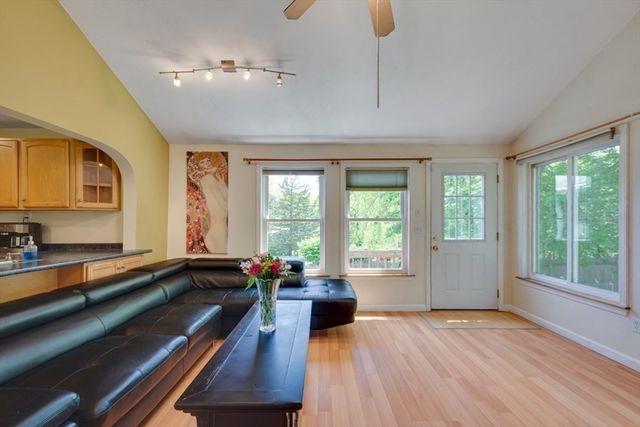 45 Riveredge Road, Billerica, MA 01862