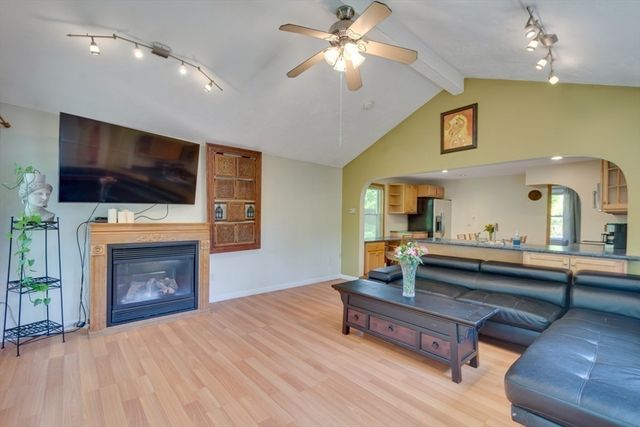 45 Riveredge Road, Billerica, MA 01862