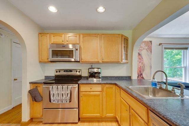 45 Riveredge Road, Billerica, MA 01862