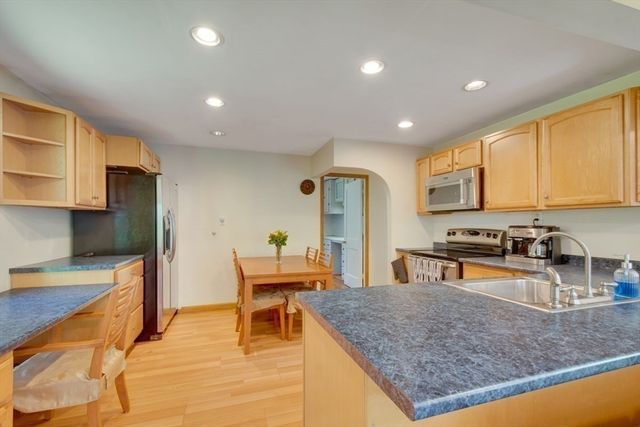 45 Riveredge Road, Billerica, MA 01862