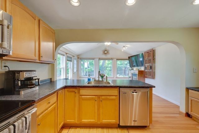 45 Riveredge Road, Billerica, MA 01862