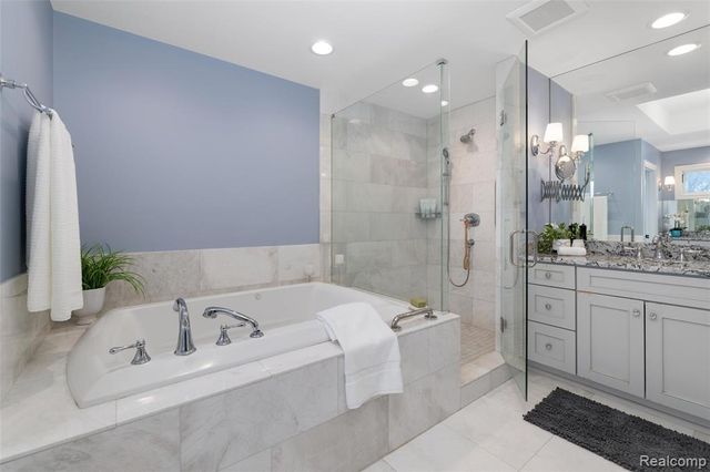 3010 E Bradford Drive, Bloomfield Hills, MI 48301