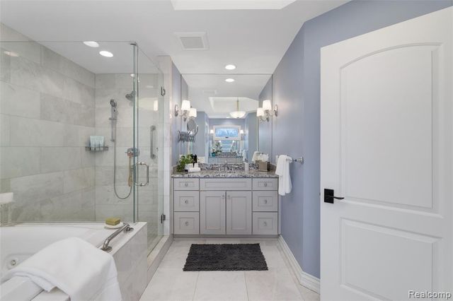 3010 E Bradford Drive, Bloomfield Hills, MI 48301