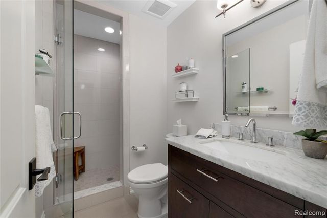 3010 E Bradford Drive, Bloomfield Hills, MI 48301