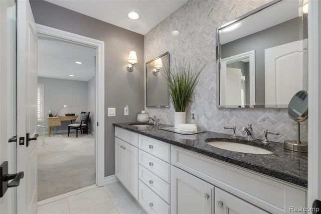 3010 E Bradford Drive, Bloomfield Hills, MI 48301