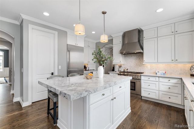 3010 E Bradford Drive, Bloomfield Hills, MI 48301