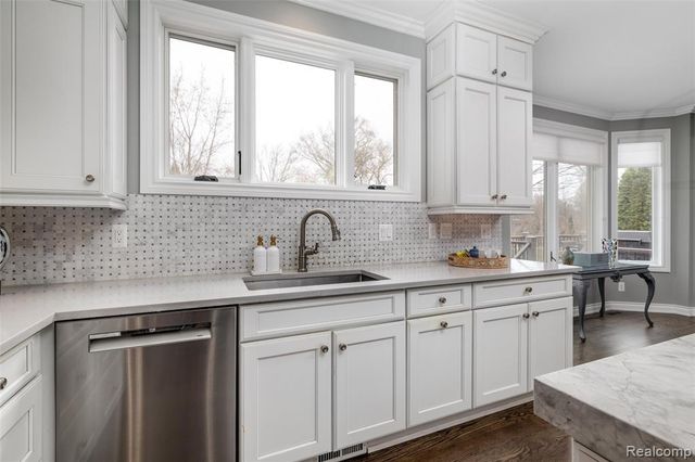 3010 E Bradford Drive, Bloomfield Hills, MI 48301