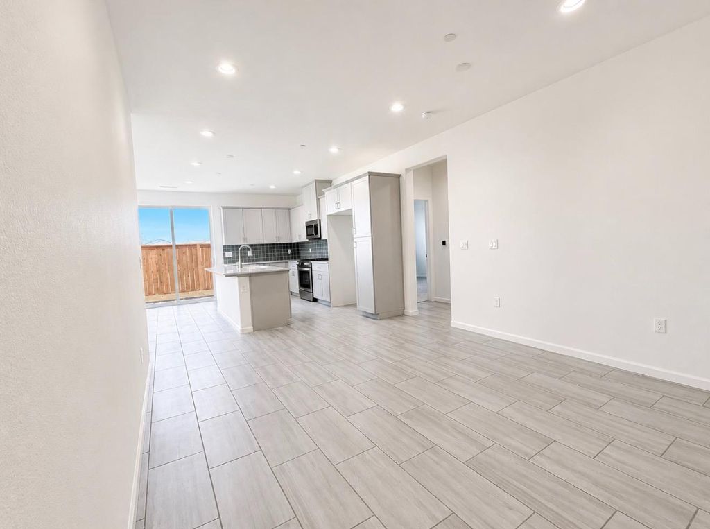 Image 5 of property listing at 780 Josephine Avenue, Madera, CA 93636