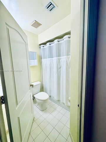 8346 NW 10th St 1F, Miami, FL 33126