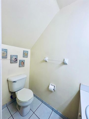 8346 NW 10th St 1F, Miami, FL 33126