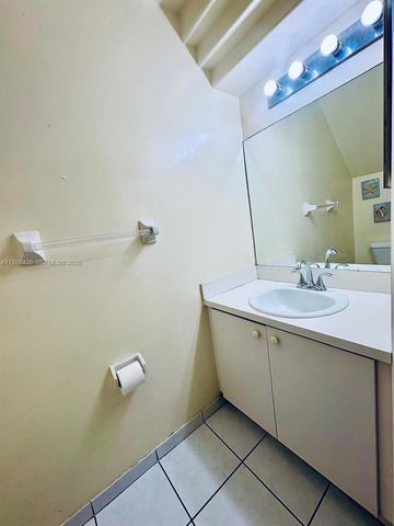 8346 NW 10th St 1F, Miami, FL 33126