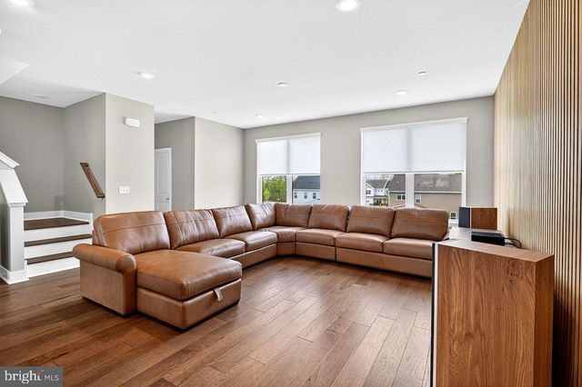 101 LOIS SERUBY DR, Titusville, NJ 08560